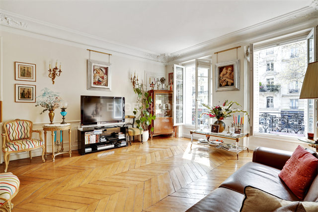 法国巴黎Paris 优质公寓 2卧1卫 空间宽敞 内部精致 生活便利
